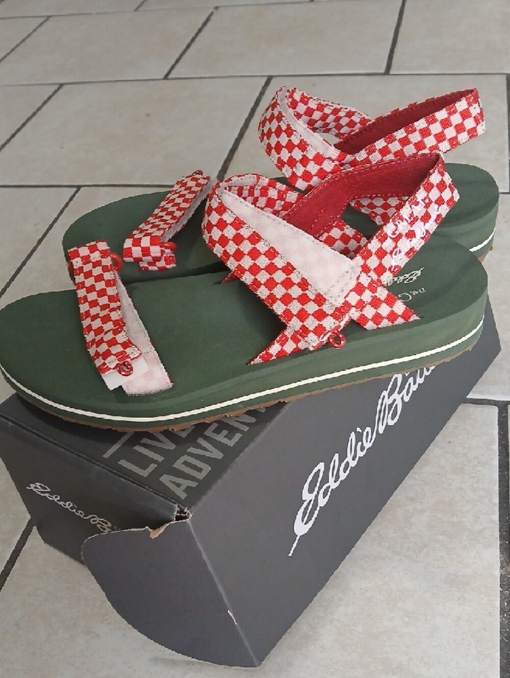 EDDIE BAUER Size 9 Red & White Checkered Velcro Strap Sandals NWT